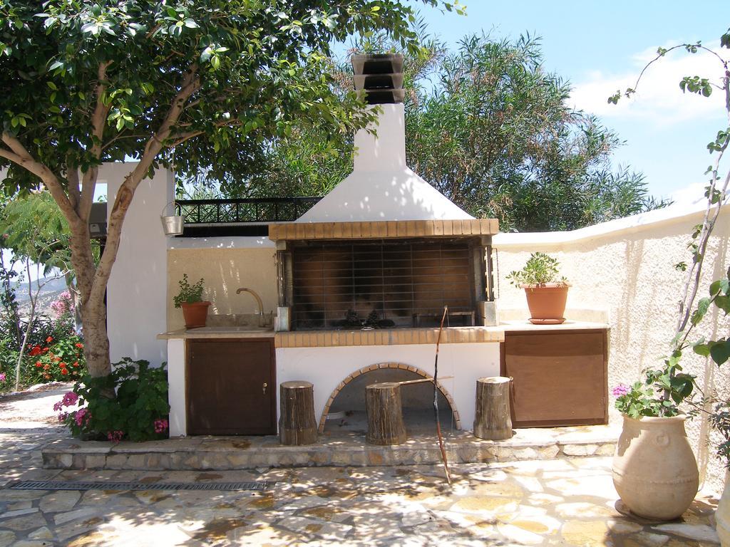 Treehouse Holiday Homes Ermioni Exterior photo
